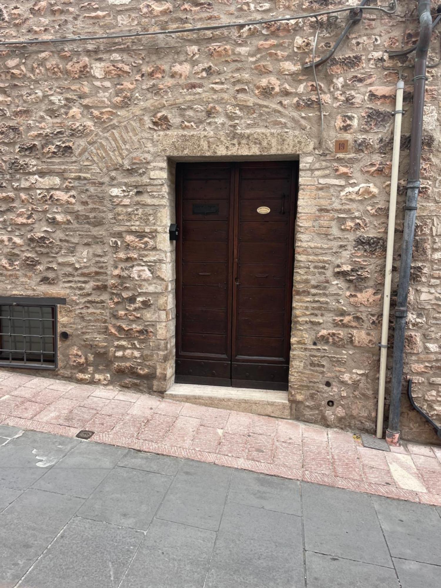 Happy House - Porta San Giacomo Lägenhet Assisi Exteriör bild